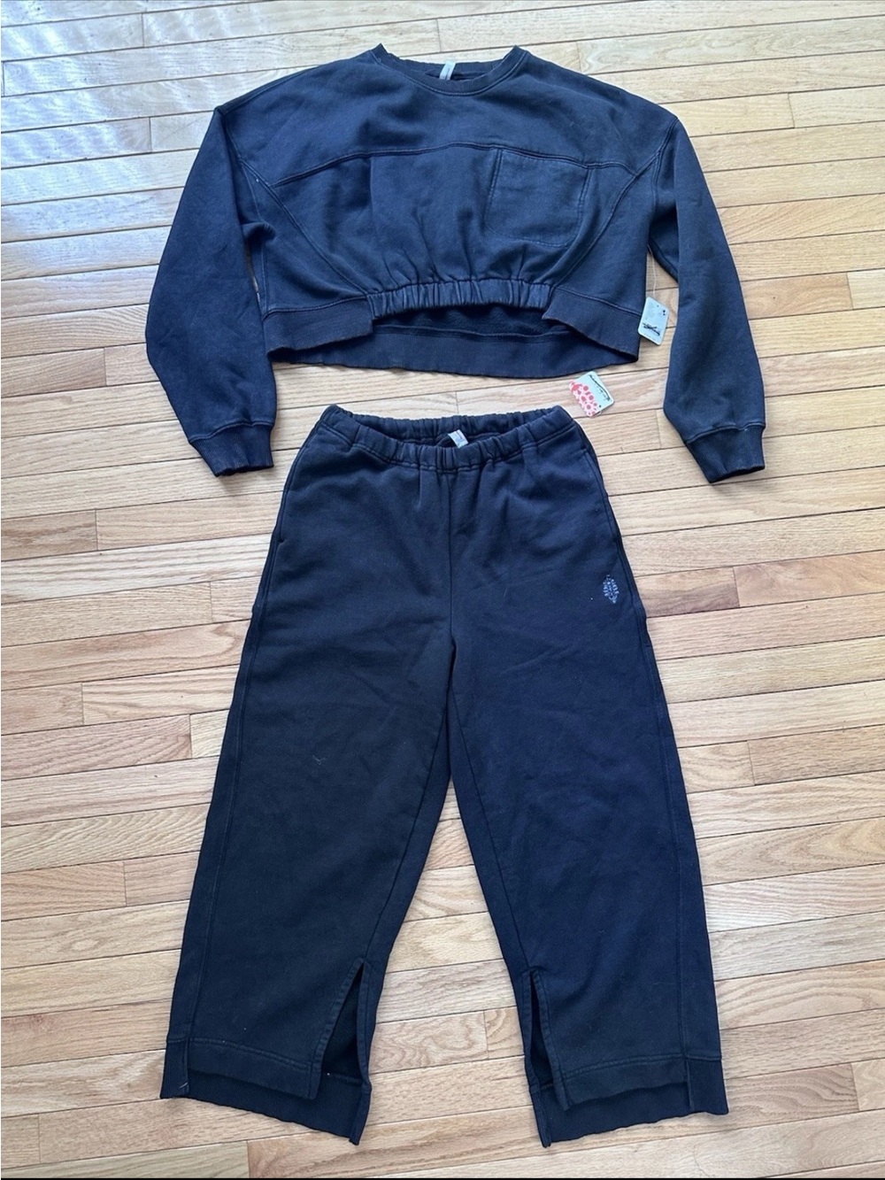 FREE PEOPLE FP MOVEMENT  On Your Mark Set Black  Sweatshirt Sweatpants Small NWT